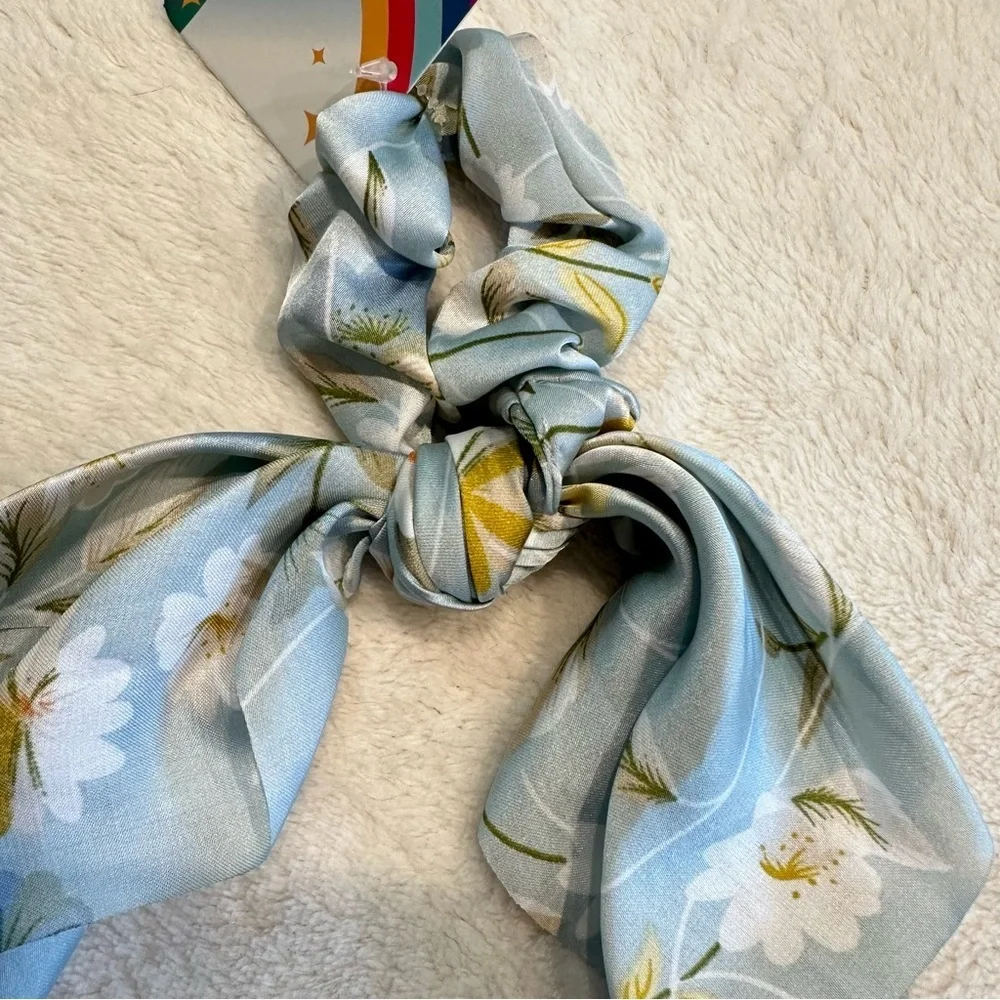 NWT Marta Scrunchie Bow Blue Floral Hair Tie